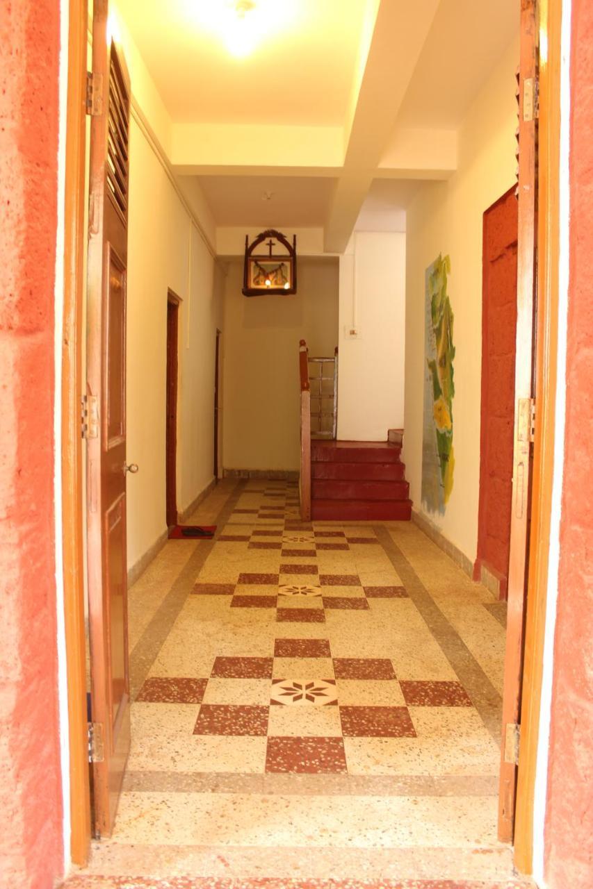 Aerostel - Backpacker'S Hostel In Goa Калангут Экстерьер фото