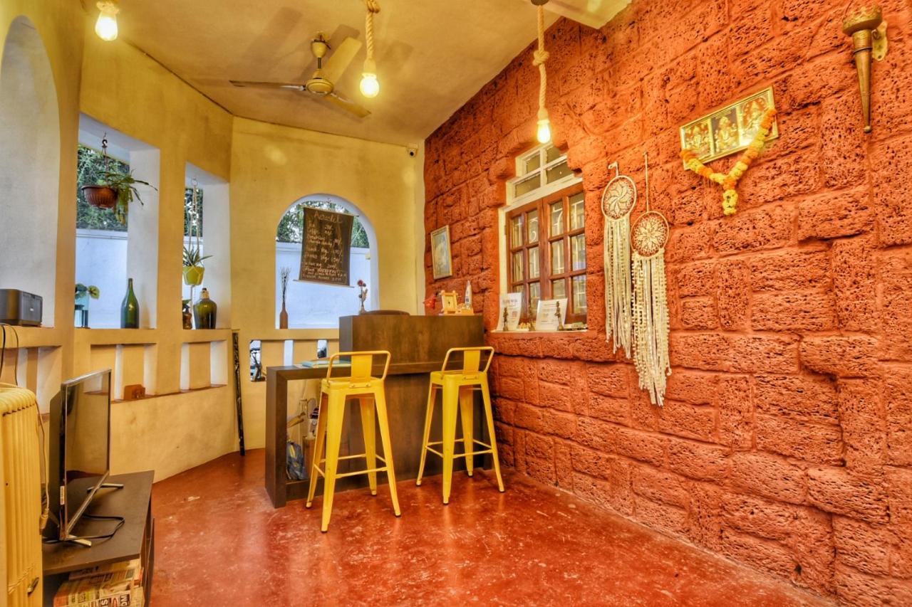 Aerostel - Backpacker'S Hostel In Goa Калангут Экстерьер фото